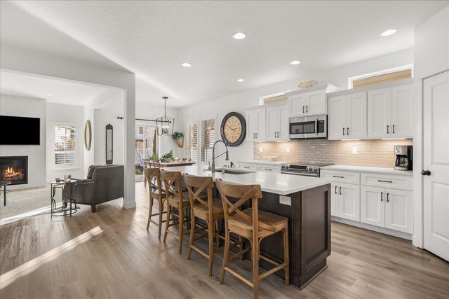 24960 E Pine Point Ct, Liberty Lake, WA 99019