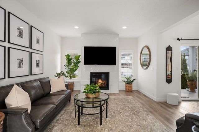 24960 E Pine Point Ct, Liberty Lake, WA 99019