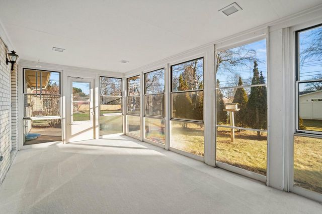 207 Old Pine CIRCLE, Wind Point, WI 53402