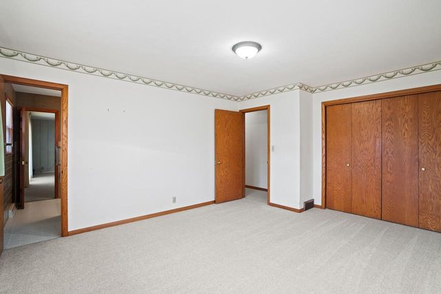 207 Old Pine CIRCLE, Wind Point, WI 53402