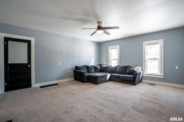 303 WASHINGTON Street, Carterville, IL 62918