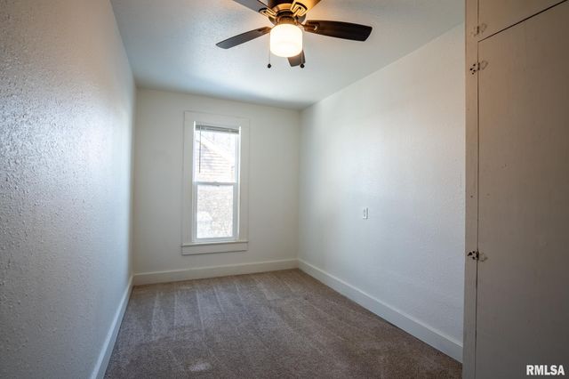 303 WASHINGTON Street, Carterville, IL 62918