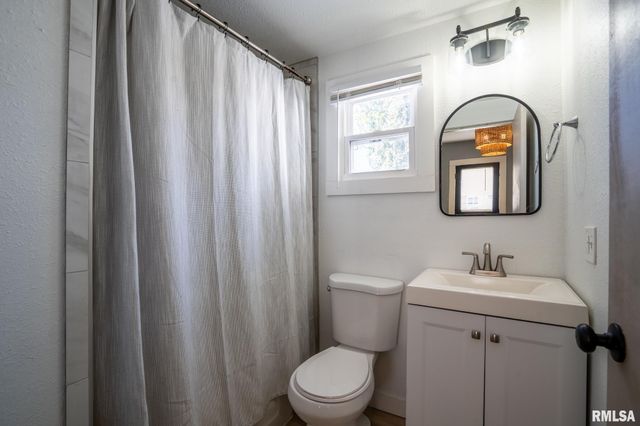 303 WASHINGTON Street, Carterville, IL 62918