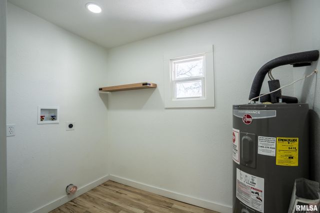 303 WASHINGTON Street, Carterville, IL 62918