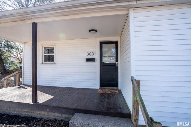 303 WASHINGTON Street, Carterville, IL 62918