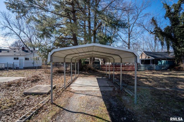 303 WASHINGTON Street, Carterville, IL 62918