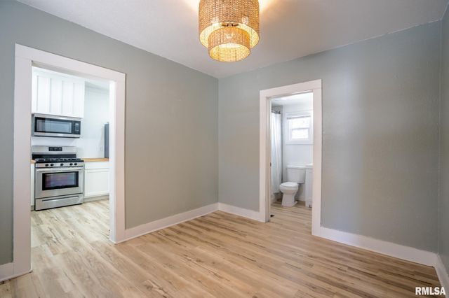 303 WASHINGTON Street, Carterville, IL 62918