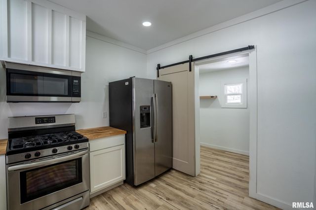 303 WASHINGTON Street, Carterville, IL 62918