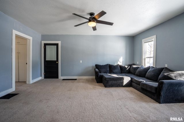 303 WASHINGTON Street, Carterville, IL 62918