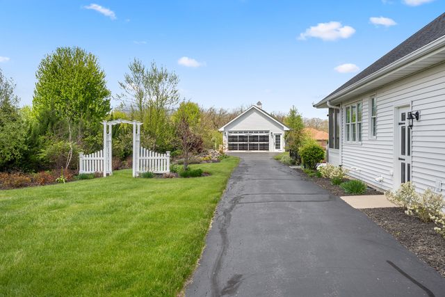 8801 S Rood Road, Kingston, IL 60145