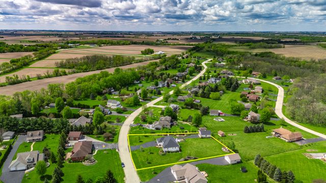 8801 S Rood Road, Kingston, IL 60145