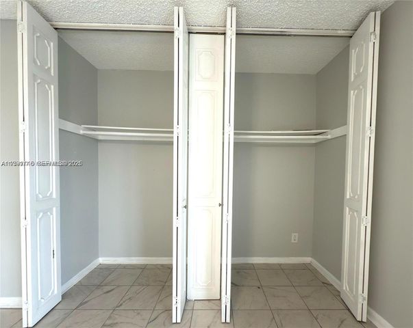 805 W Oakland Park Blvd D19, Oakland Park, FL 33311