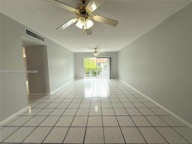 805 W Oakland Park Blvd D19, Oakland Park, FL 33311