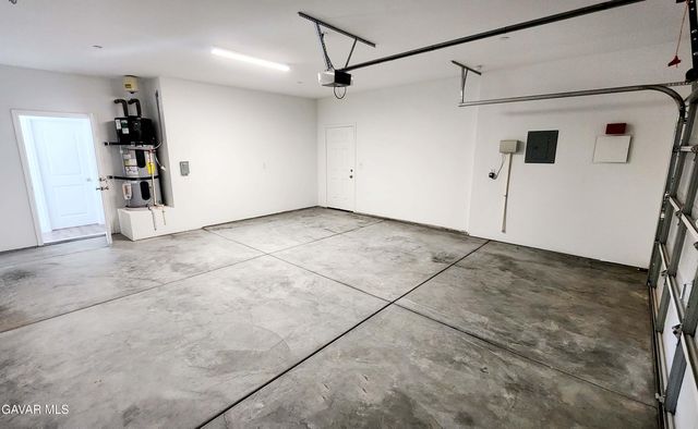 9010 Heather Avenue, California City, CA 93505