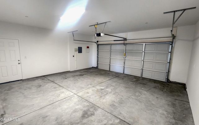 9010 Heather Avenue, California City, CA 93505