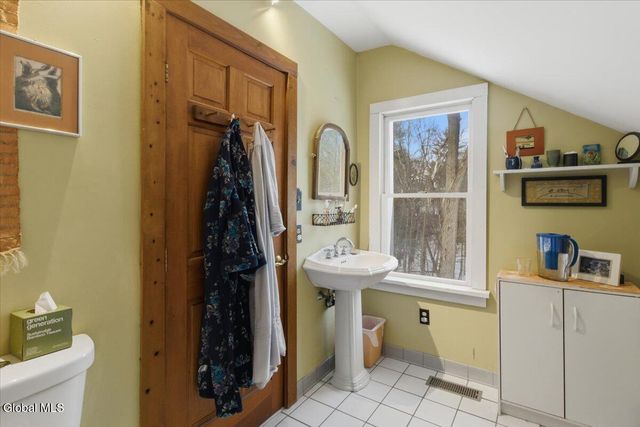 64 Putnam Road, Stillwater, NY 12170