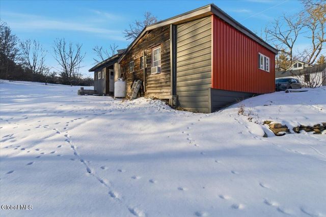 64 Putnam Road, Stillwater, NY 12170