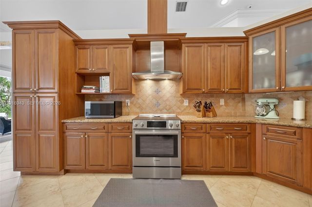 18461 SW 83rd Avenue, Cutler Bay, FL 33157