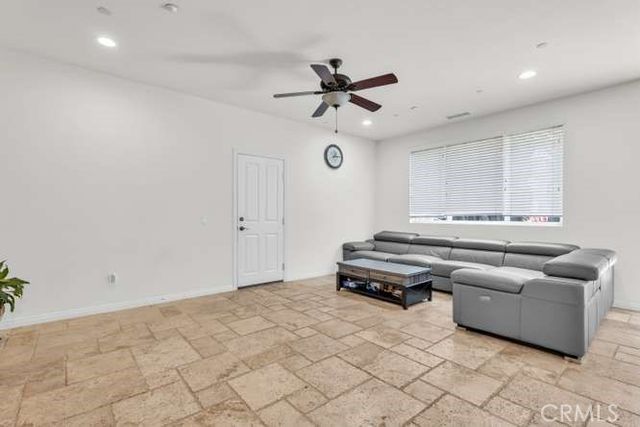 9849 Dreams, San Fernando, CA 91345