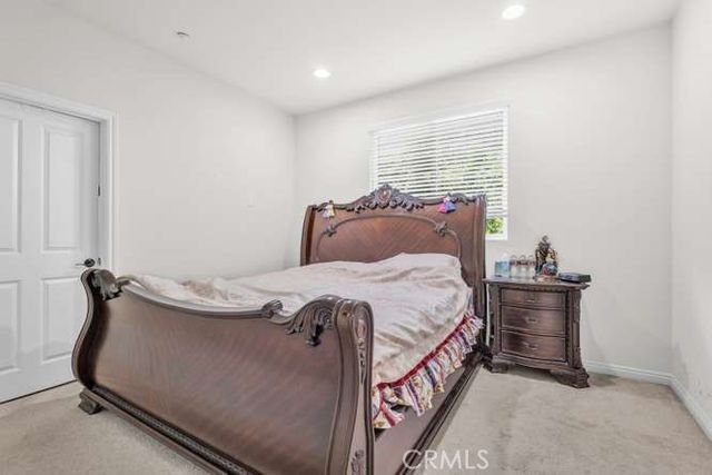 9849 Dreams, San Fernando, CA 91345