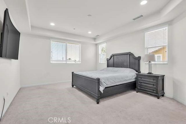 9849 Dreams, San Fernando, CA 91345
