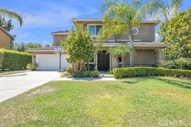 9849 Dreams, San Fernando, CA 91345