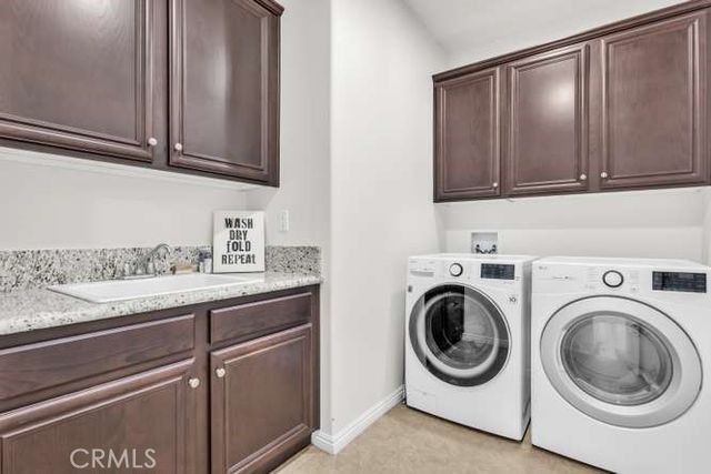 9849 Dreams, San Fernando, CA 91345