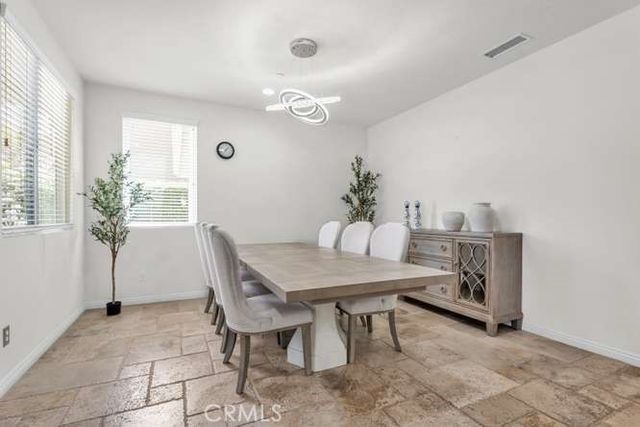 9849 Dreams, San Fernando, CA 91345