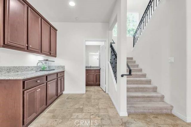 9849 Dreams, San Fernando, CA 91345