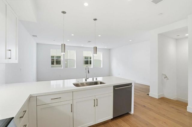 2737 Oak Road, Walnut Creek, CA 94597