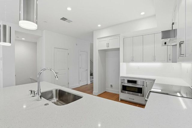 2737 Oak Road, Walnut Creek, CA 94597