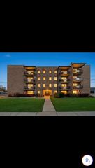 7945 S Oketo Avenue 205, Bridgeview, IL 60455