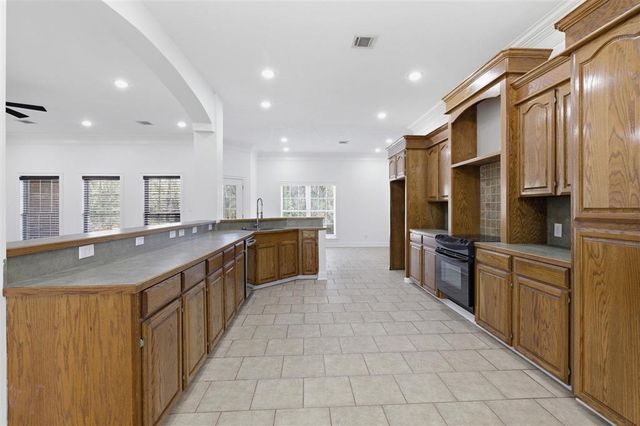 844 Theriot Road, Lake Charles, LA 70611