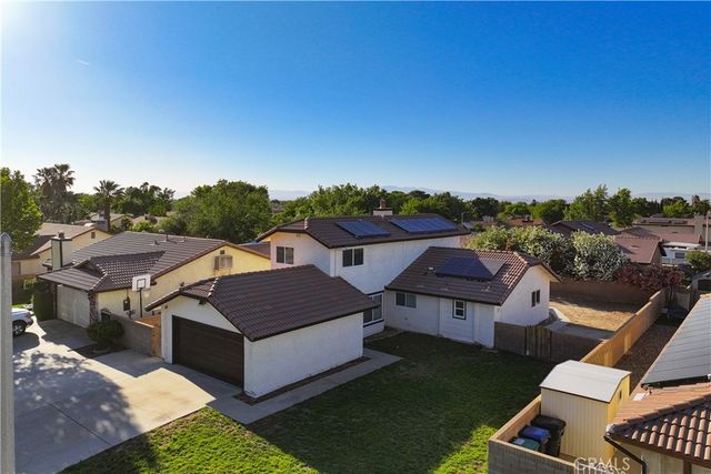 2117 W Avenue K15, Lancaster, CA 93536