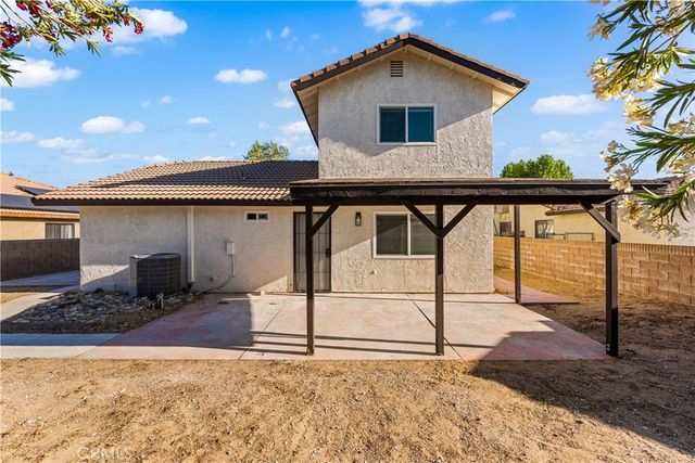 2117 W Avenue K15, Lancaster, CA 93536
