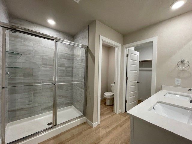 2210 S 10th Street, Rogers, AR 72758