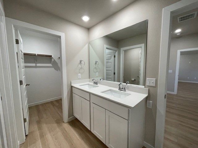 2210 S 10th Street, Rogers, AR 72758