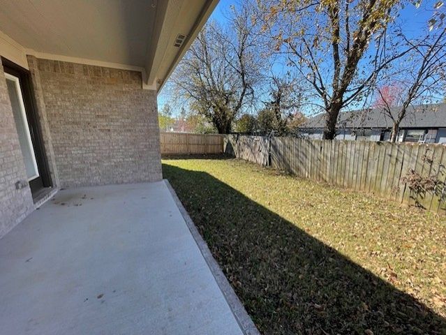 2210 S 10th Street, Rogers, AR 72758