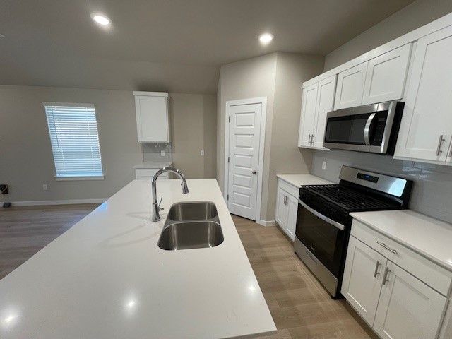 2210 S 10th Street, Rogers, AR 72758