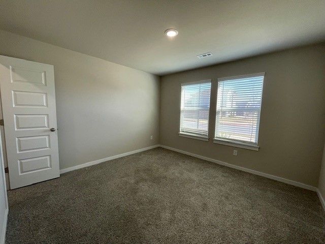 2210 S 10th Street, Rogers, AR 72758