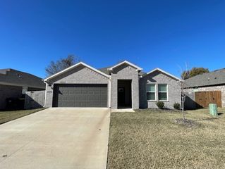 2210 S 10th Street, Rogers, AR 72758