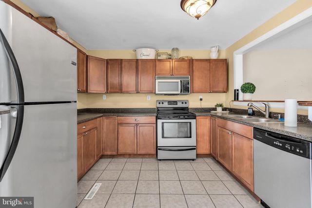 319 SEMINOLE TRL, Browns Mills, NJ 08015