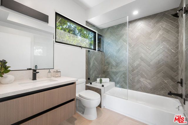 1016 N Martel Avenue TH 108, West Hollywood, CA 90046