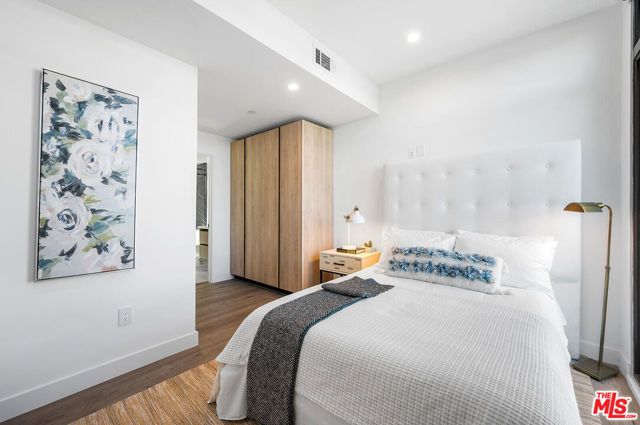 1016 N Martel Avenue TH 108, West Hollywood, CA 90046