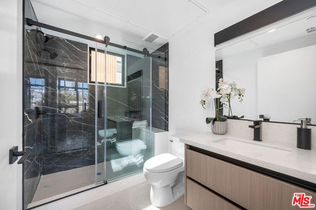 1016 N Martel Avenue TH 108, West Hollywood, CA 90046