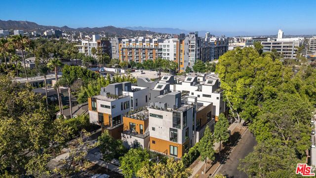 1016 N Martel Avenue TH 108, West Hollywood, CA 90046