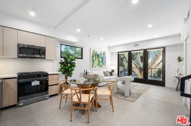 1016 N Martel Avenue TH 108, West Hollywood, CA 90046