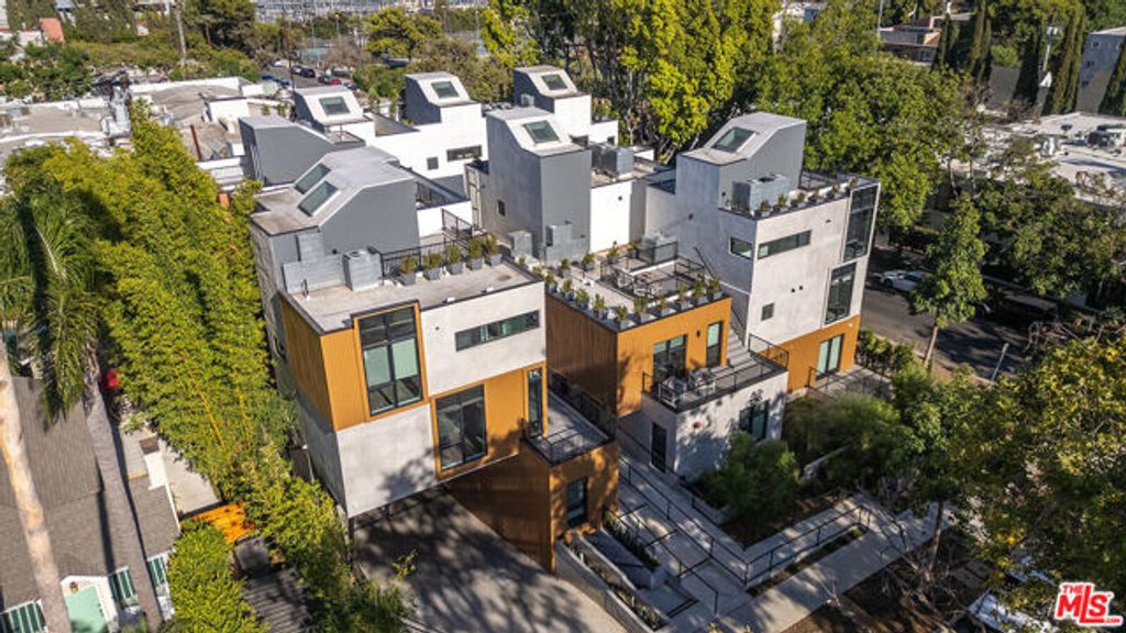 1016 N Martel Avenue TH 108, West Hollywood, CA 90046