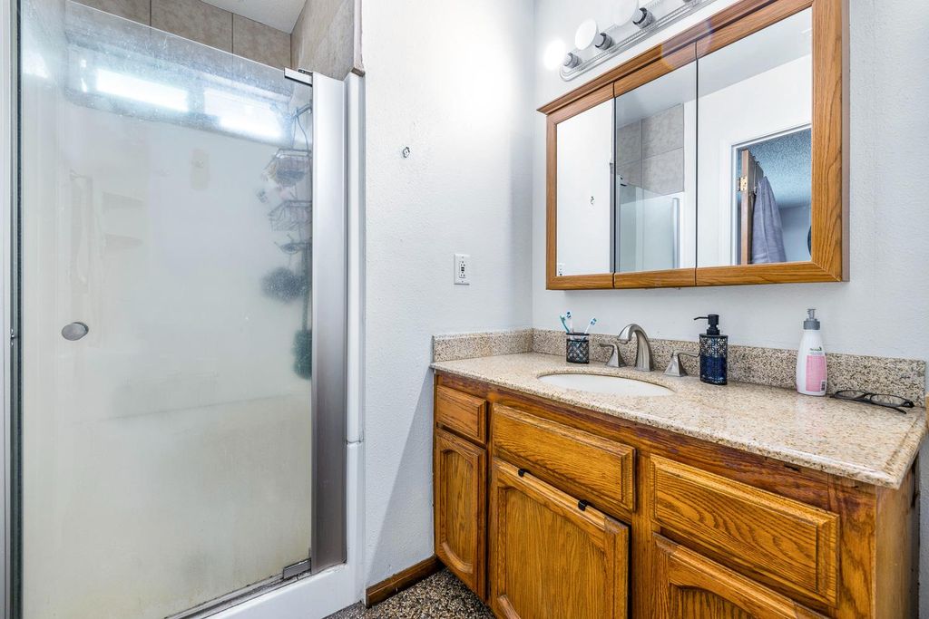 Image 16 of property listing at 12783 Road 34 1/2, Madera, CA 93636