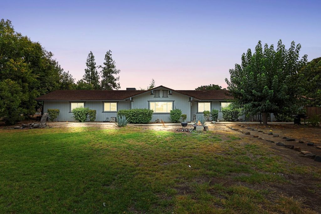 Image 2 of property listing at 12783 Road 34 1/2, Madera, CA 93636
